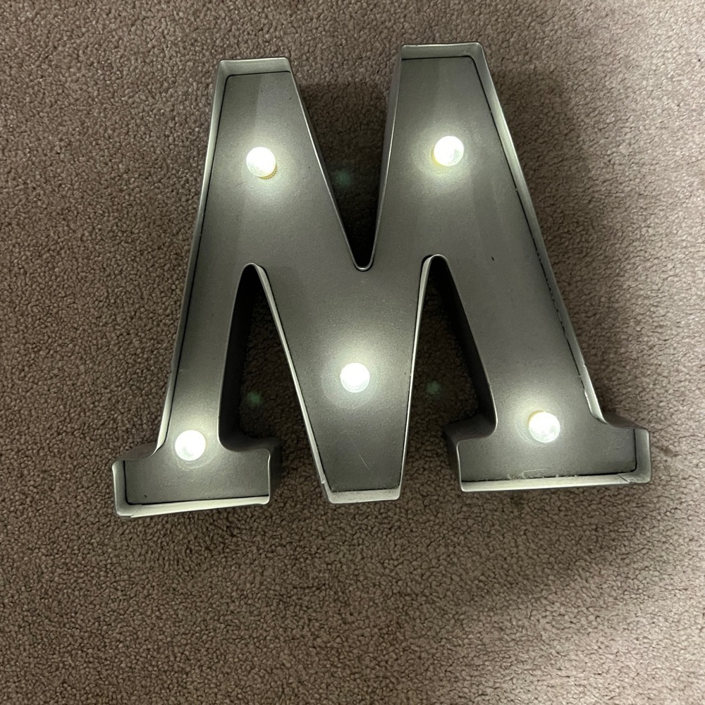 Letter W Marquee Sign​